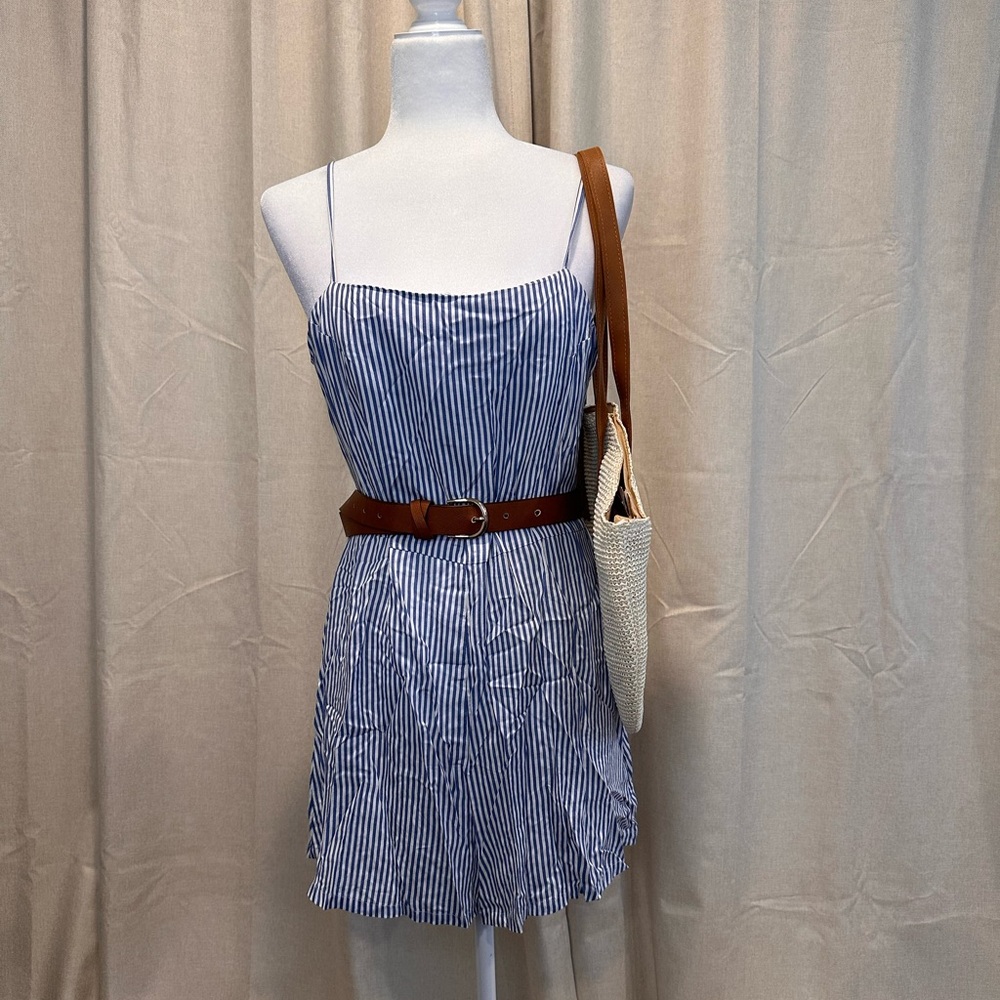 #9 White and blue adjustable short romper | Size: Us 10